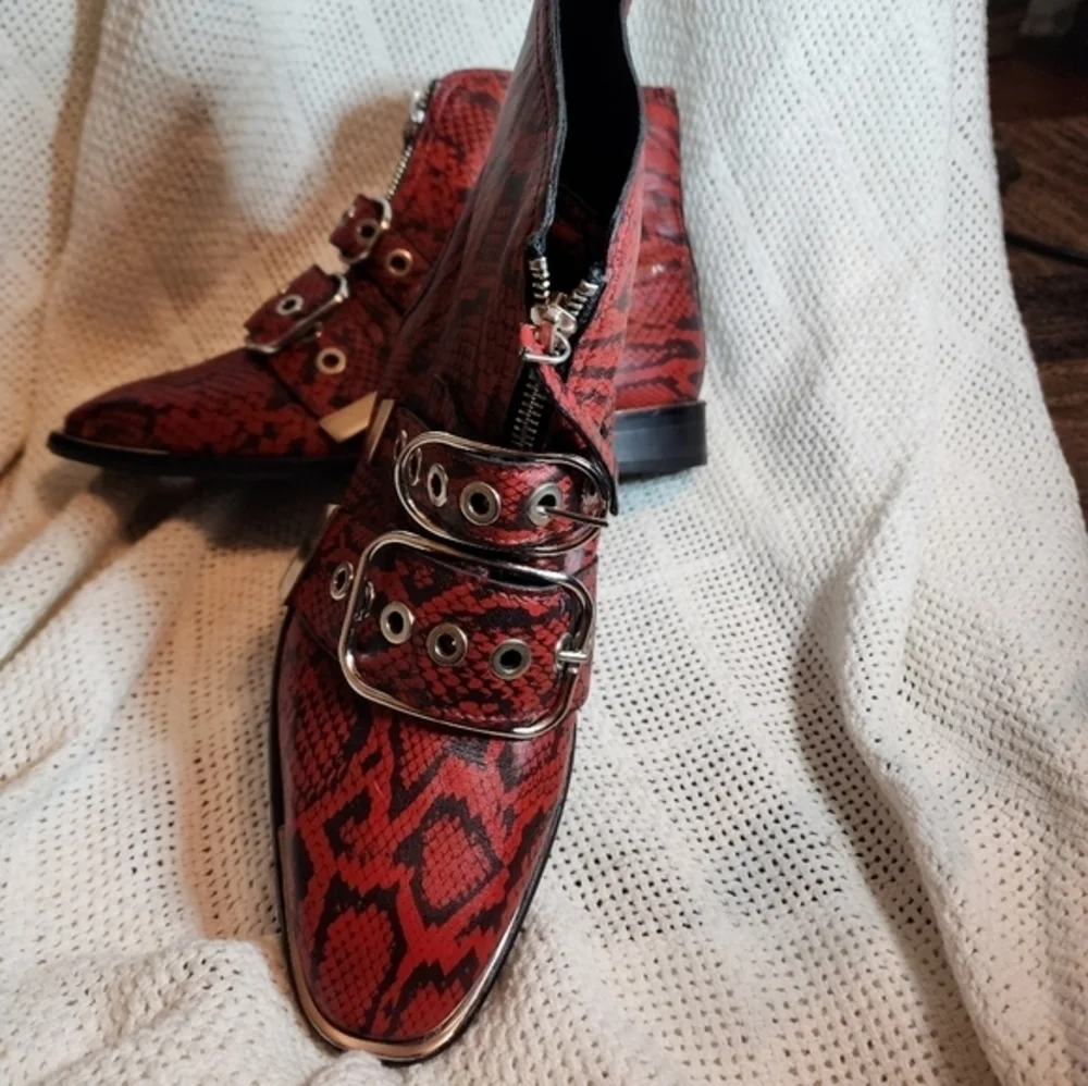 Topshop Red Snakeskin Buckle Ankle Boots Moto Western Statement  9.6 - Picture 3 of 13